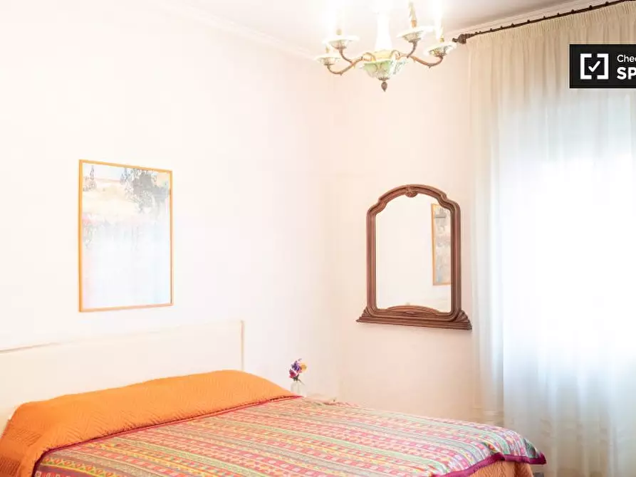 Immagine 4 di Camera condivisa in affitto  in Via Castroregio a Roma