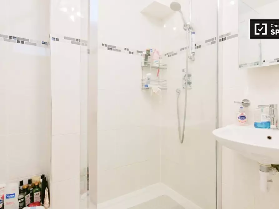 Immagine 9 di Camera condivisa in affitto  in St.Anns Rd, White City, London W11 4ST, UK a Kensington