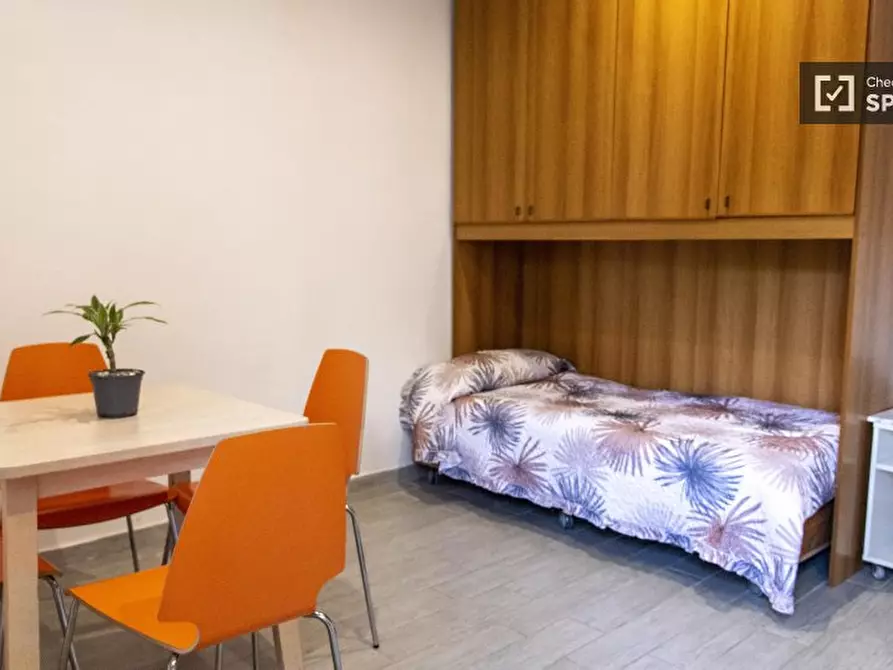 Immagine 1 di Ufficio in affitto  in Via Lardaria a Roma