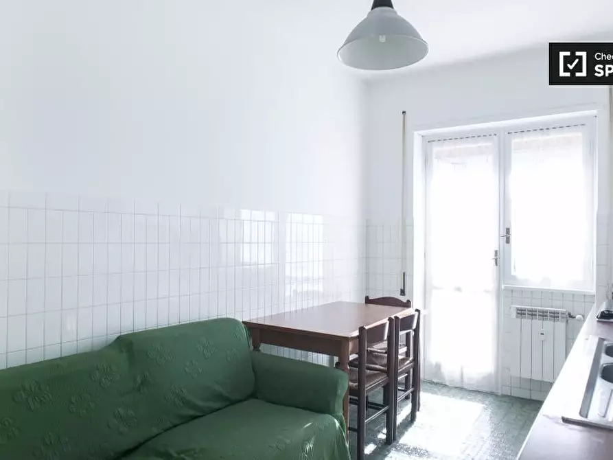 Immagine 7 di Camera condivisa in affitto  in Via Italo Carlo Falbo a Roma