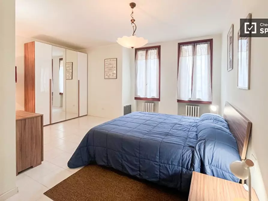 Immagine 10 di Appartamento in affitto  in Via Scaldasole a Milano