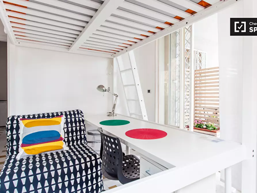 Immagine 2 di Camera condivisa in affitto  in Via Salaria a Roma