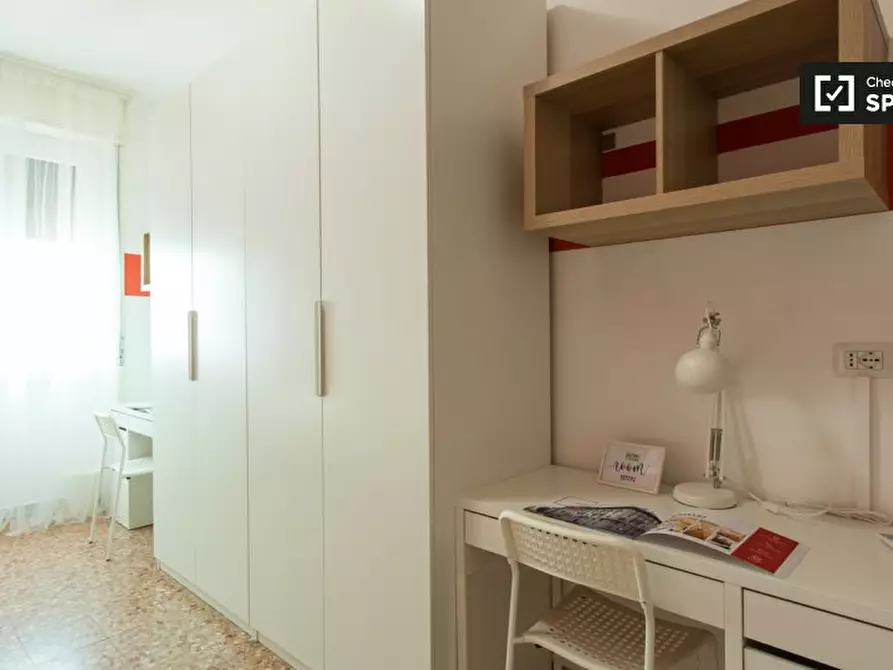 Immagine 3 di Camera condivisa in affitto  in Via Ruggero Leoncavallo a Milano