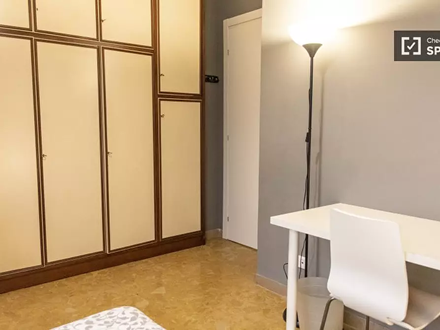 Immagine 3 di Camera condivisa in affitto  in Via Aquileia, 00198 Roma RM, Italy a Roma