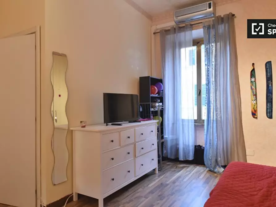 Immagine 3 di Camera condivisa in affitto  in Via Muzio Attendolo, 00176 Roma RM, Italy a Roma