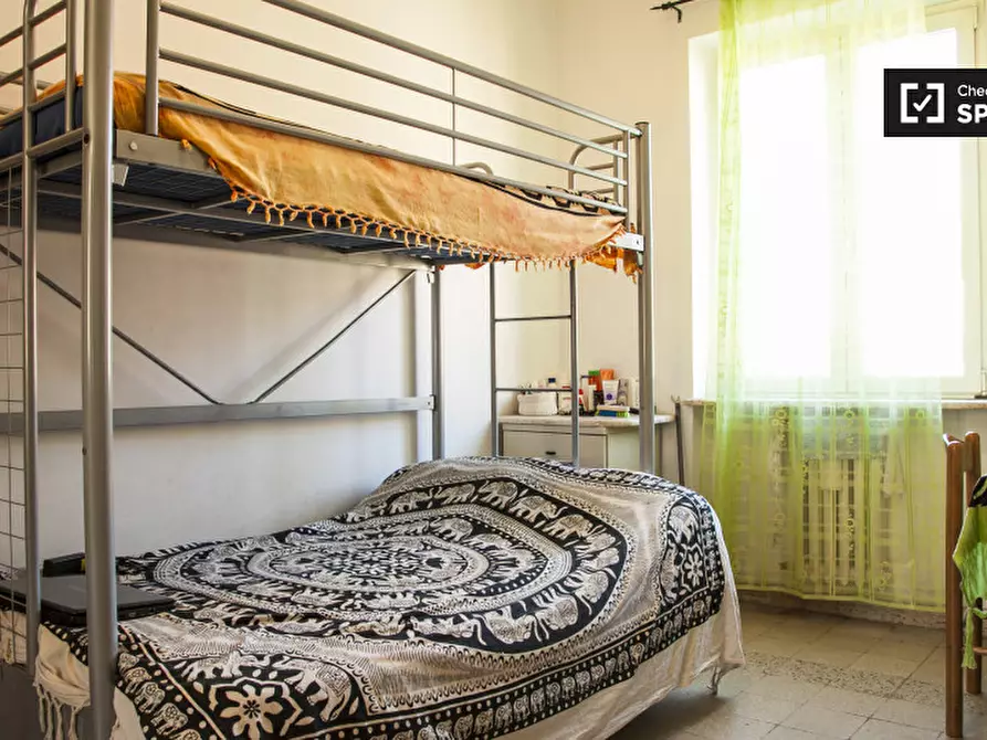 Immagine 4 di Camera condivisa in affitto  in Via dei Crispolti a Roma