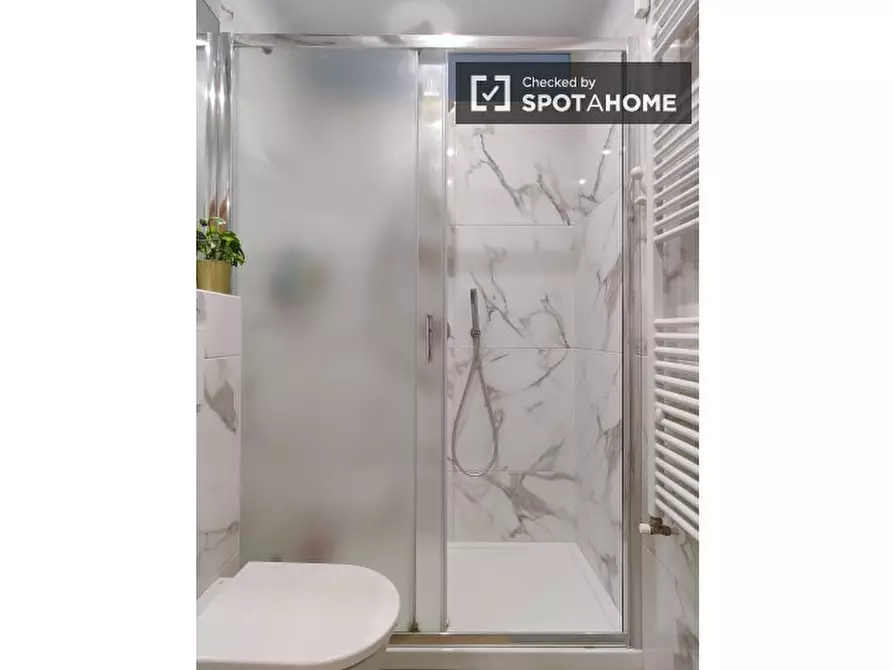 Immagine 19 di Camera condivisa in affitto  in Viale Omero a Milano