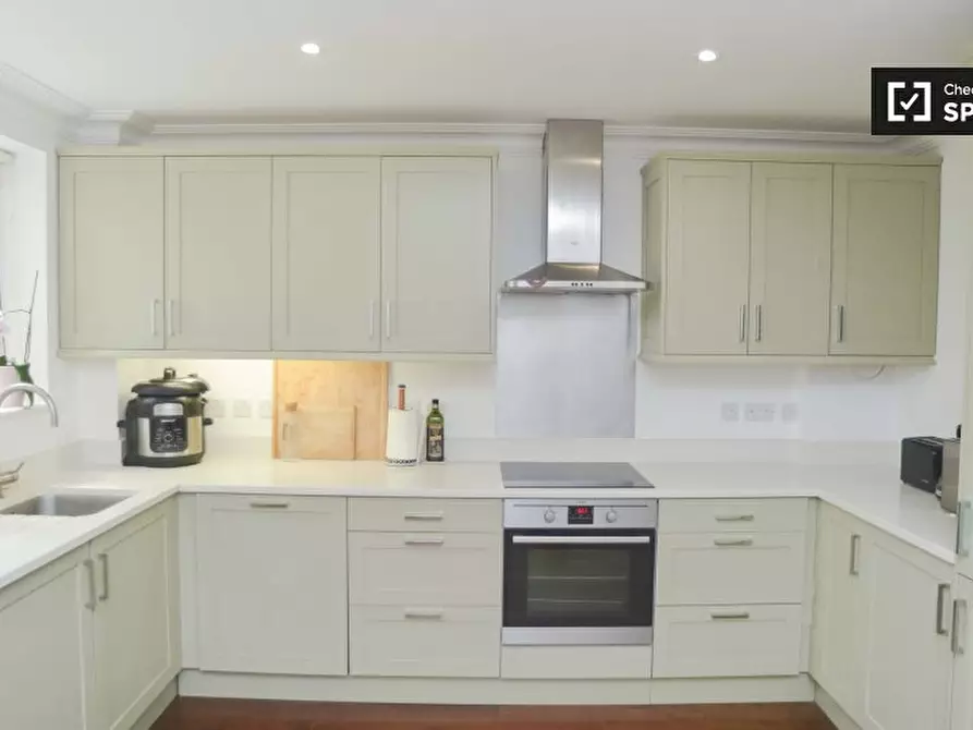 Immagine 17 di Appartamento in affitto  in The Grove a Ealing
