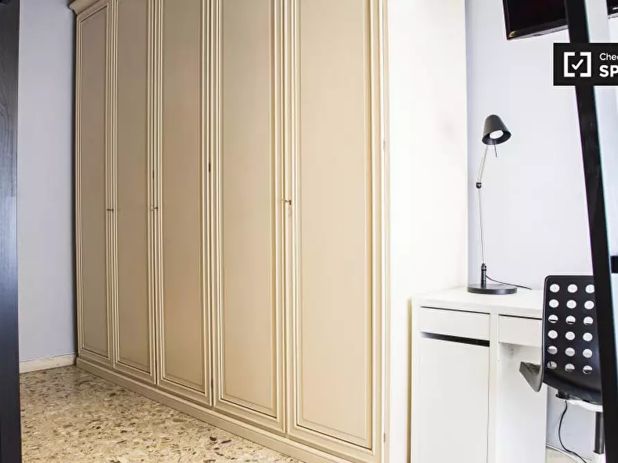 Immagine 3 di Camera condivisa in affitto  in Via Tiburtina a Roma