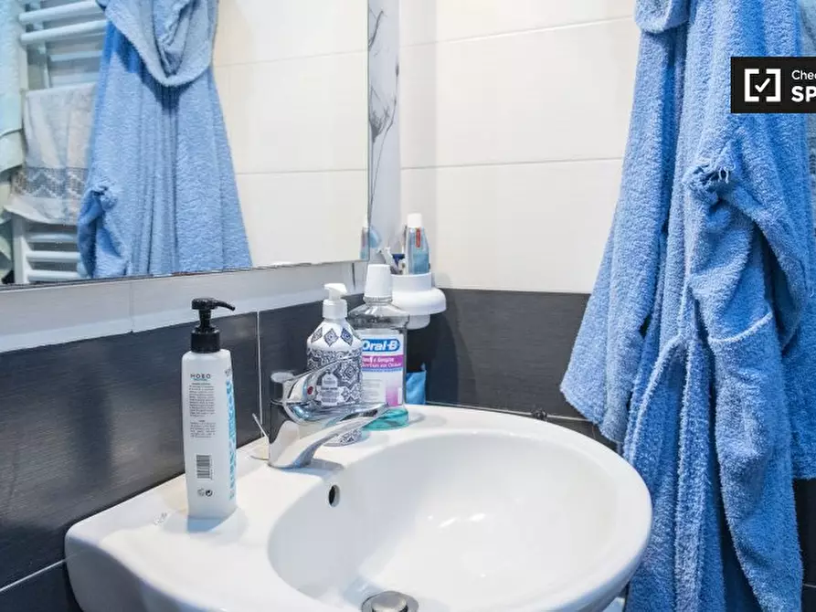 Immagine 7 di Camera condivisa in affitto  in Via Giovanni Amendola a Roma