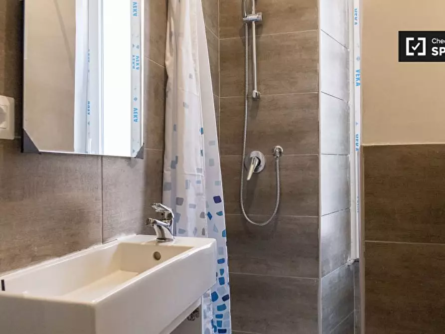 Immagine 18 di Camera condivisa in affitto  in Via Garigliano, 00198 Roma RM, Italy a Roma