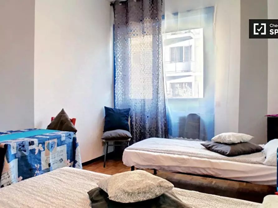 Immagine 2 di Camera condivisa in affitto  in Via Ferrante Aporti a Milano