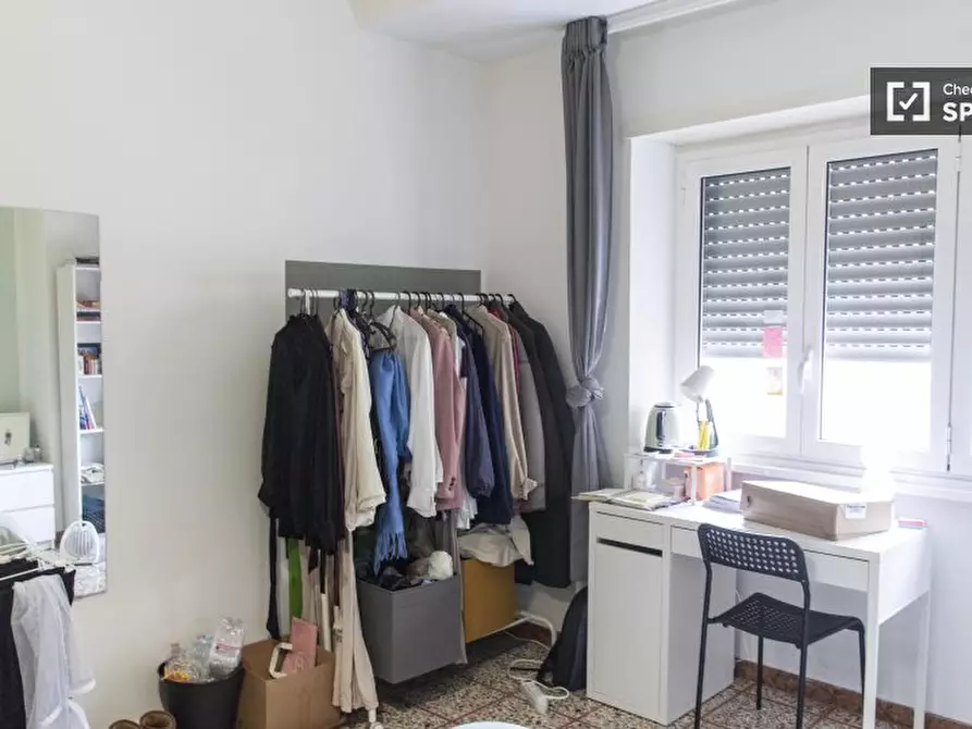 Immagine 3 di Camera condivisa in affitto  in Via Oderisi da Gubbio a Roma