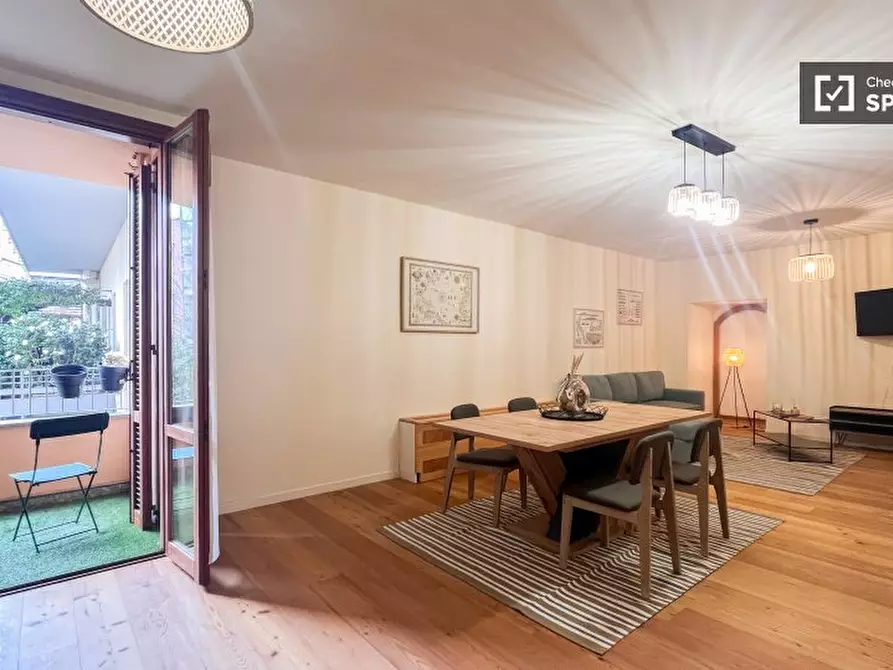 Immagine 2 di Appartamento in affitto  in Via Scaldasole a Milano