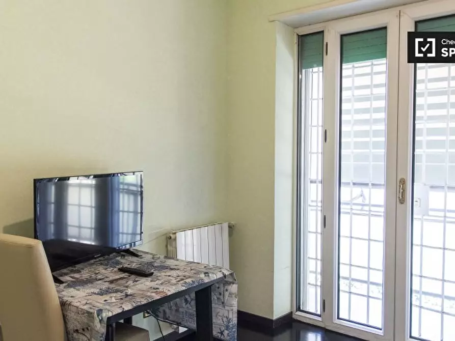 Immagine 2 di Camera condivisa in affitto  in Via di Torrevecchia a Roma