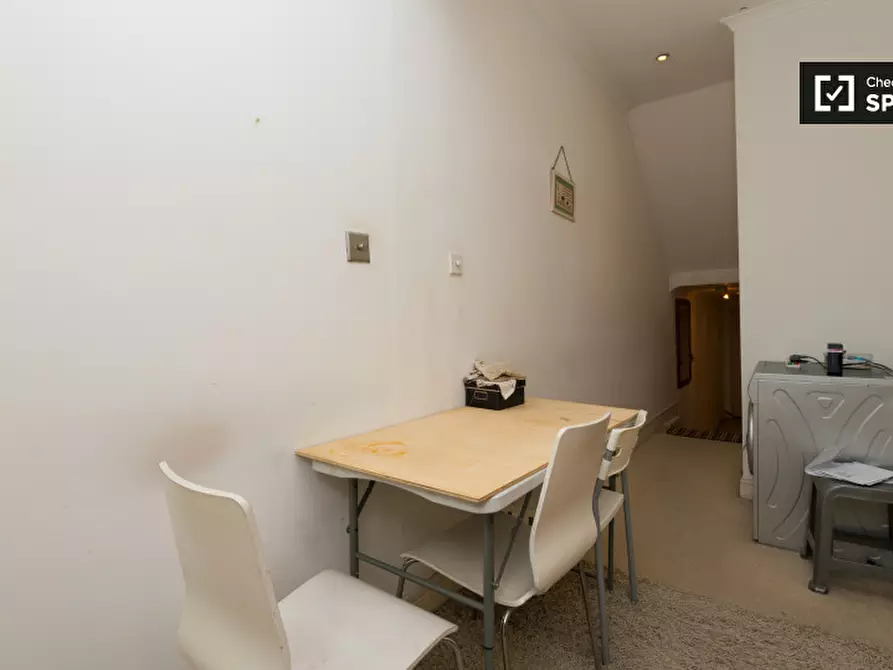 Immagine 6 di Camera condivisa in affitto  in Uxbridge Road a Hammersmith