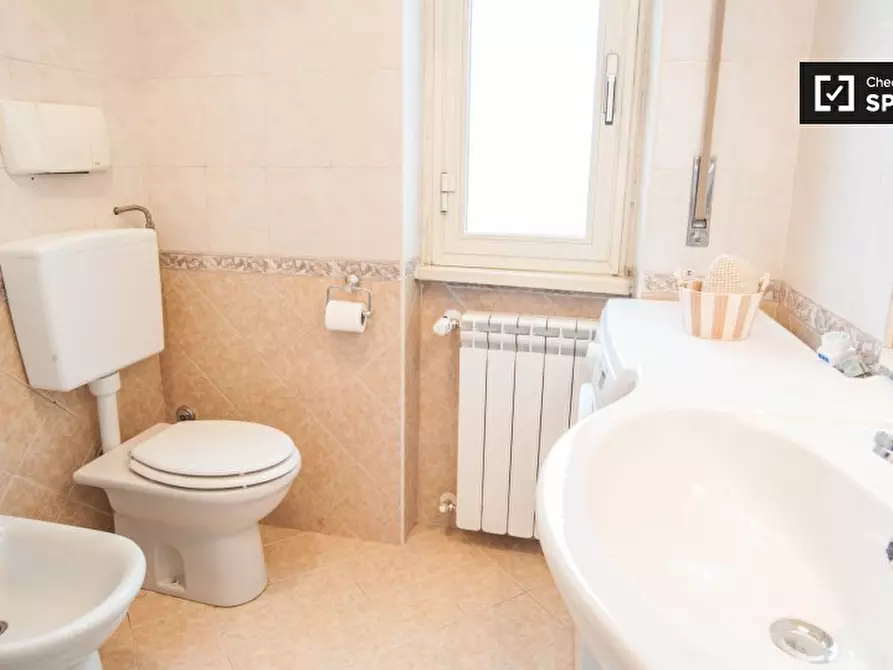 Immagine 13 di Camera condivisa in affitto  in Via Giovanni Battista Bastianelli a Roma