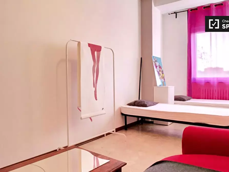 Immagine 17 di Camera condivisa in affitto  in Via Ferrante Aporti a Milano