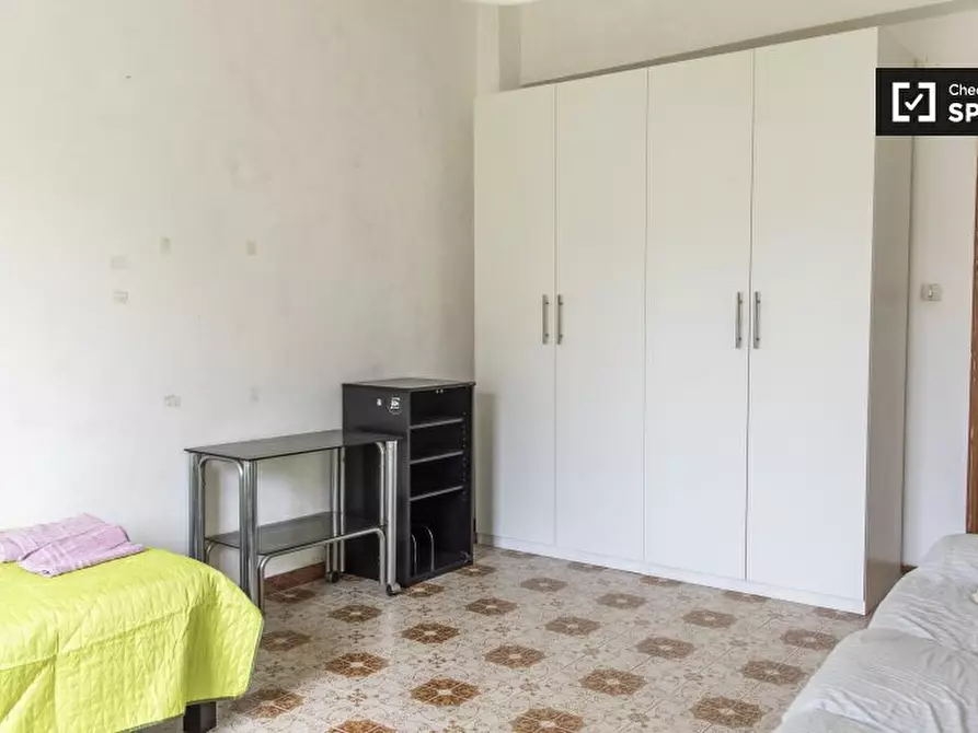 Immagine 4 di Camera condivisa in affitto  in Via Bartolomeo Colleoni a Roma
