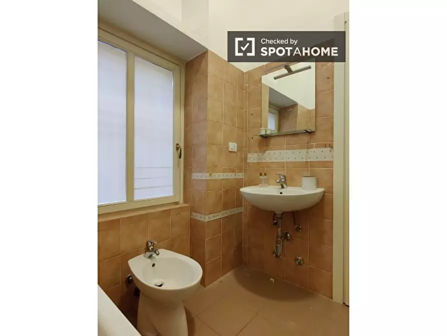 Immagine 13 di Camera condivisa in affitto  in Via Anton Giulio Barrili a Milano