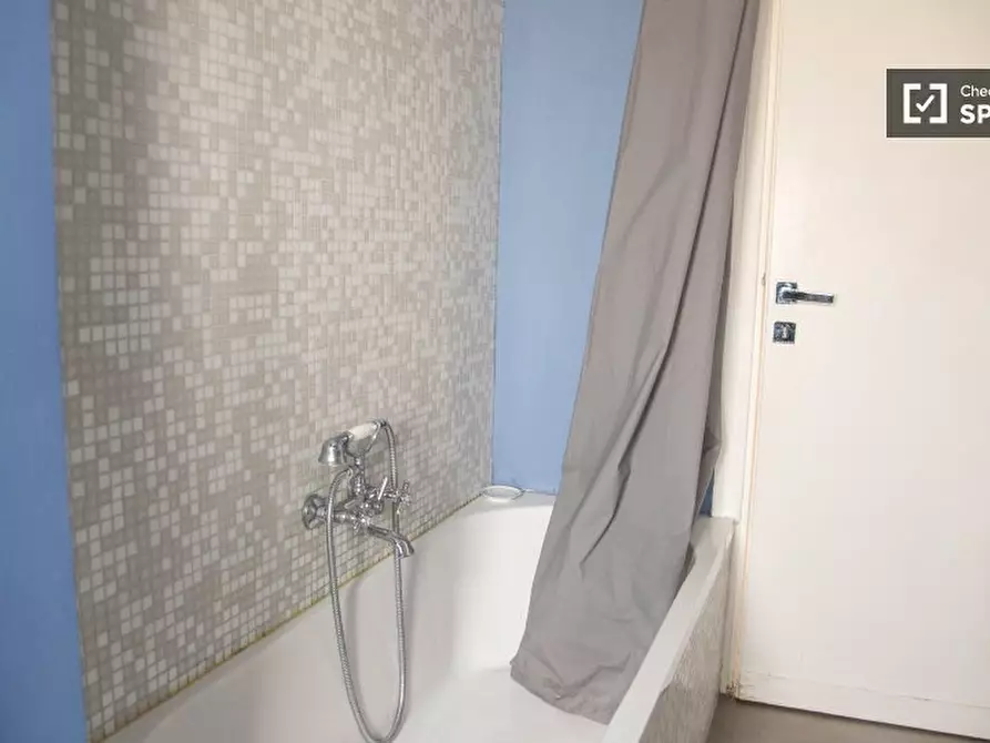 Immagine 7 di Appartamento in affitto  in Vle Tirreno a Roma