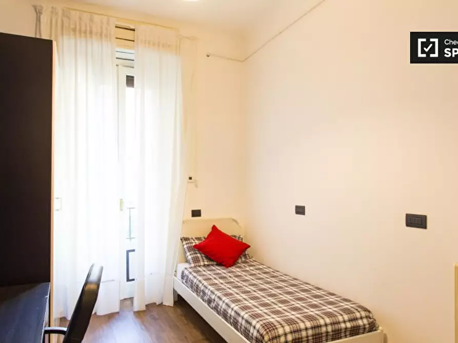 Immagine 2 di Camera condivisa in affitto  in Viale Romagna a Milano