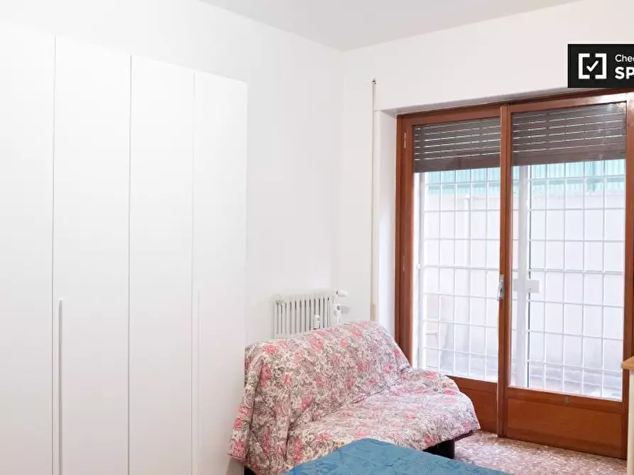 Immagine 2 di Camera condivisa in affitto  in Via Pietro Blaserna a Roma