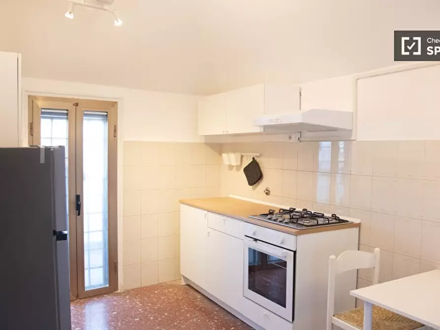 Immagine 11 di Appartamento in affitto  in Via Curzio Rufo a Roma