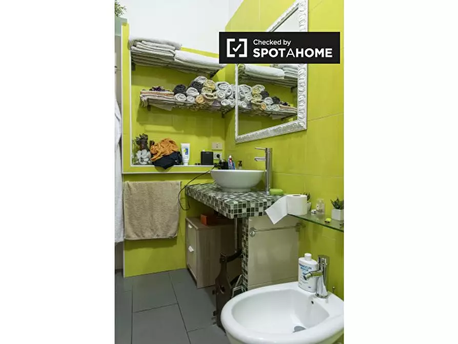 Immagine 14 di Camera condivisa in affitto  in Via dei Gelsi a Roma