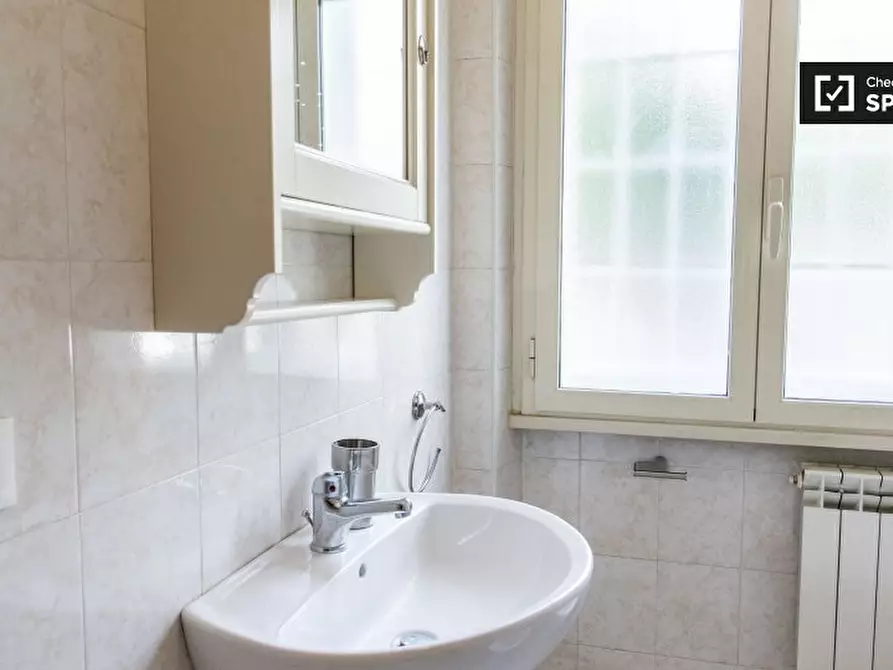 Immagine 7 di Camera condivisa in affitto  in Via Portuense a Roma