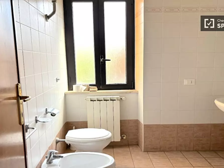 Immagine 4 di Camera condivisa in affitto  in Via Alessandro Brisse a Roma