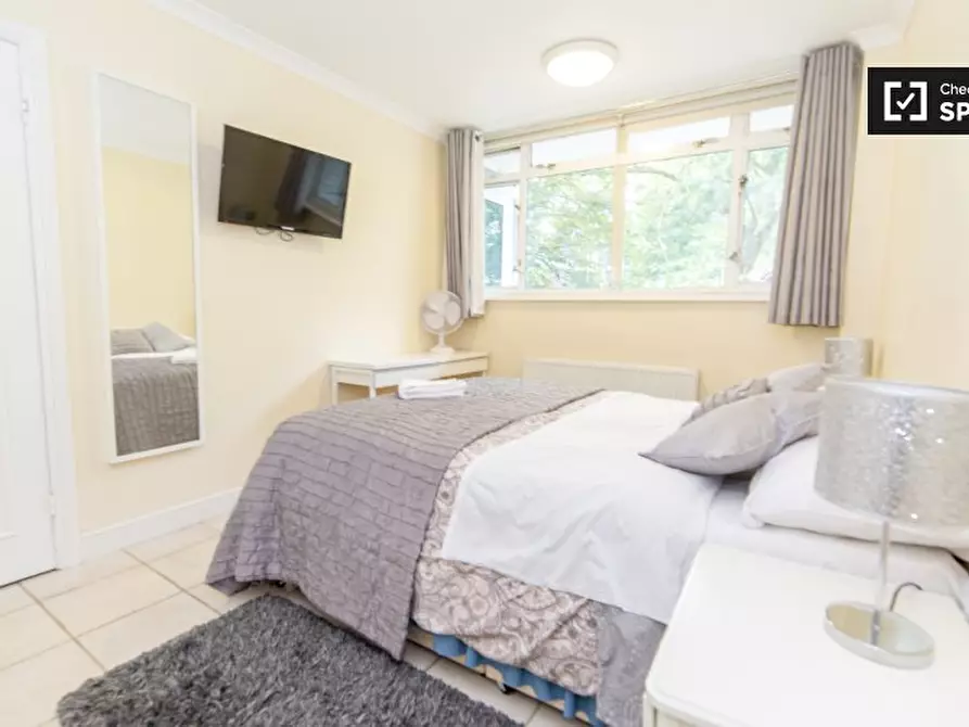 Immagine 16 di Appartamento in affitto  in Flat, Whitley House, Churchill Gardens, London SW1V 3BH, UK a 