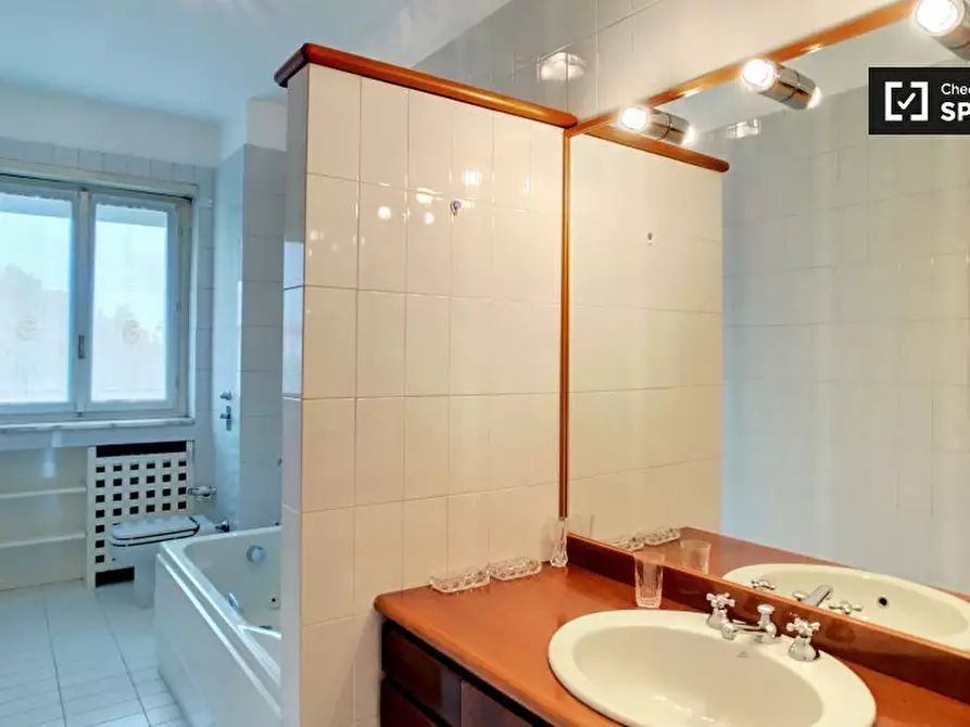 Immagine 17 di Appartamento in affitto  in Via Vincenzo Monti, 20145 Milano MI, Italy a Milano