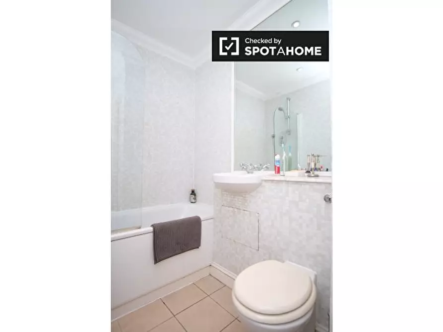 Immagine 9 di Appartamento in affitto  in Kensington High St, Kensington, London W8 6NW, UK a Kensington