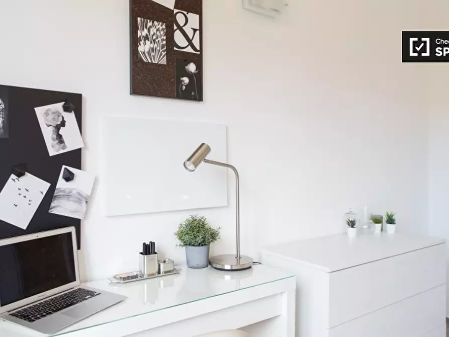 Immagine 19 di Camera condivisa in affitto  in Via Toce a Milano