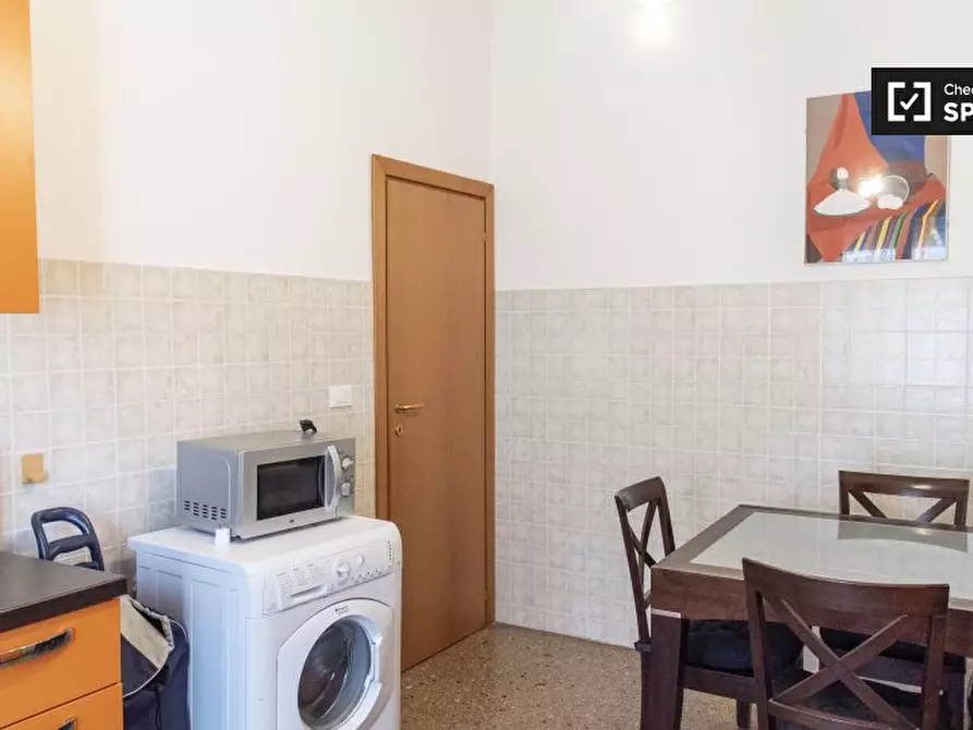 Immagine 13 di Camera condivisa in affitto  in Via Portuense a Roma