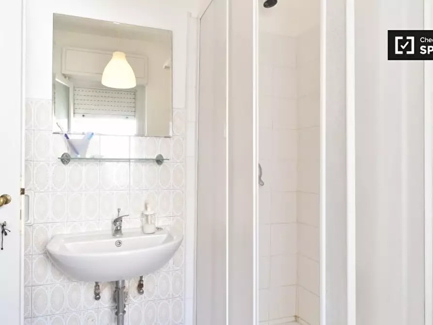 Immagine 14 di Camera condivisa in affitto  in Via Sandro Sandri a Roma