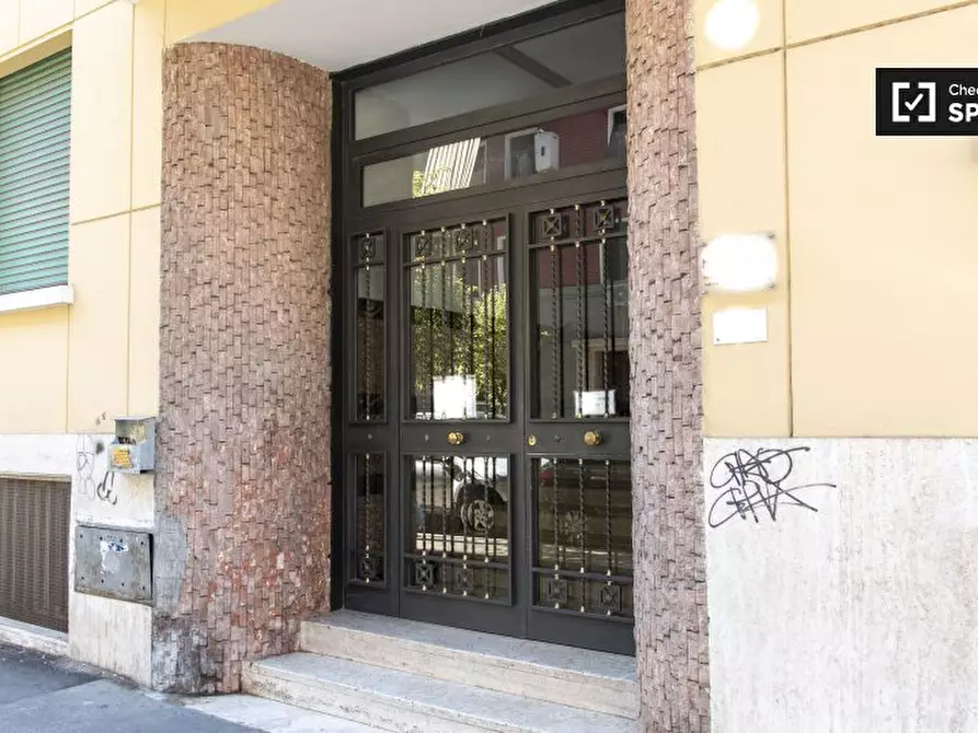 Immagine 15 di Camera condivisa in affitto  in Via Muzio Scevola a Roma