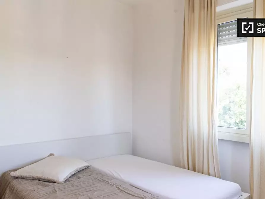 Immagine 2 di Camera condivisa in affitto  in Via Portuense a Roma