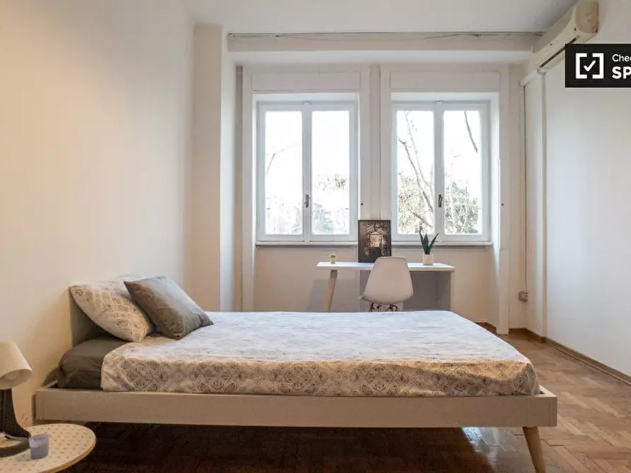 Immagine 3 di Camera condivisa in affitto  in Viale Carlo Troya a Milano