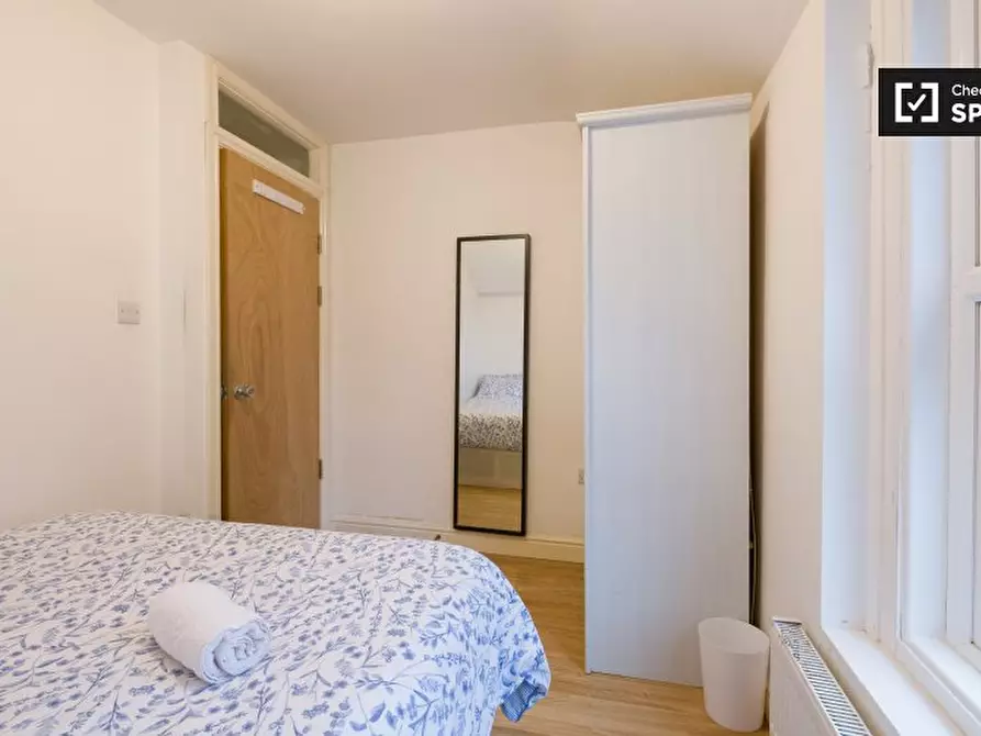 Immagine 3 di Camera condivisa in affitto  in a Court St a Poplar