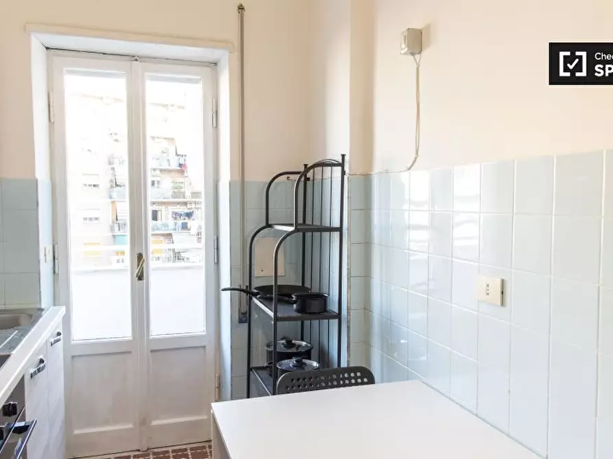 Immagine 11 di Camera condivisa in affitto  in Via Oderisi da Gubbio a Roma