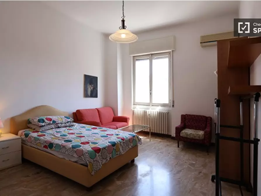 Immagine 2 di Camera condivisa in affitto  in Corso di Porta Ticinese a Milano