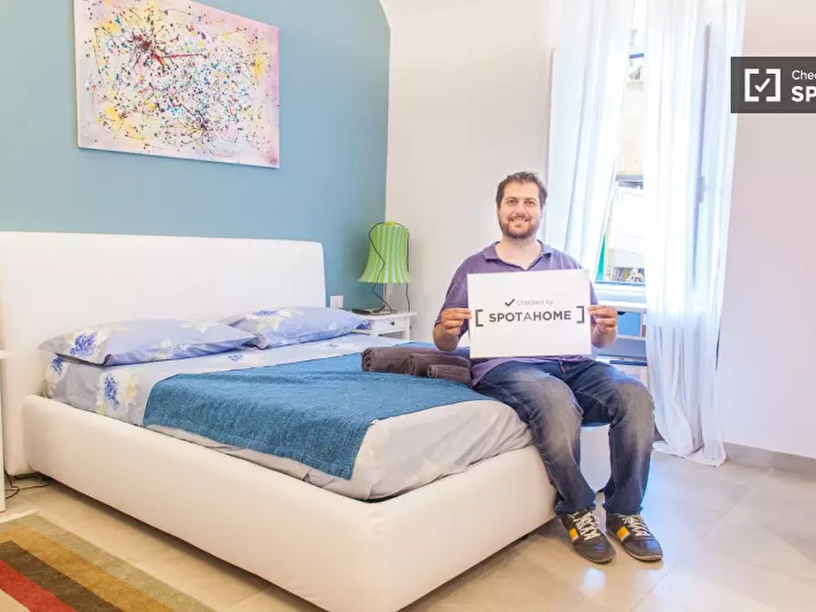 Immagine 4 di Camera condivisa in affitto  in Via Amerigo Vespucci a Roma