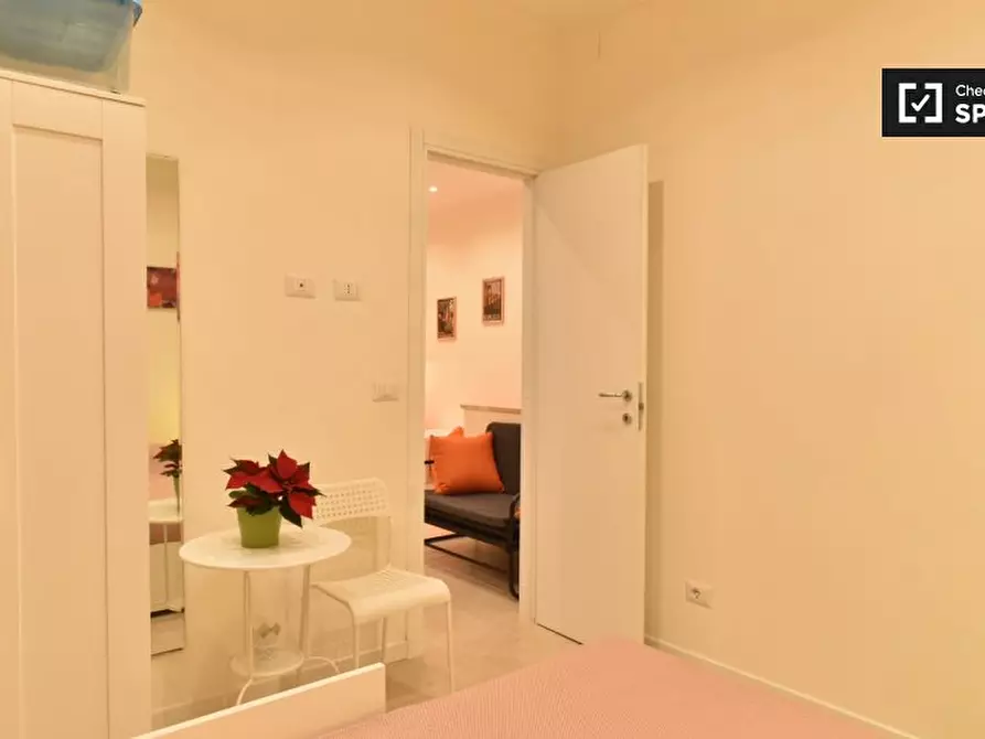 Immagine 13 di Appartamento in affitto  in Via dei Conciatori a Roma