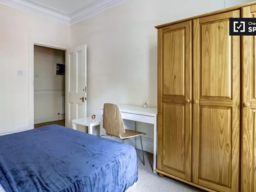Immagine 4 di Camera condivisa in affitto  in Beaumont Crescent a Hammersmith
