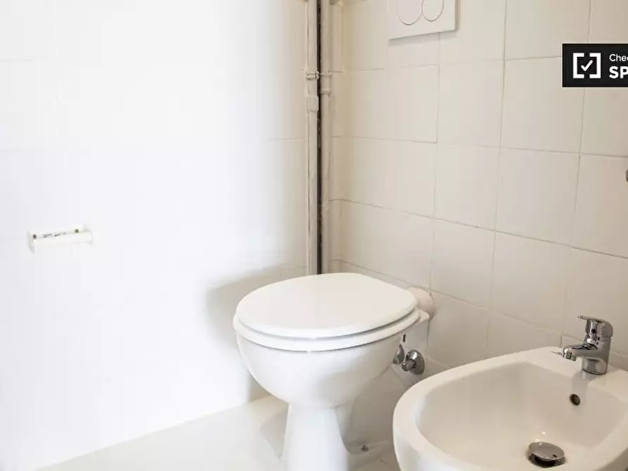 Immagine 9 di Camera condivisa in affitto  in Via Tiburtina a Roma