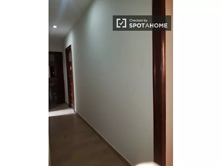 Immagine 2 di Appartamento in affitto  in Via Giacomo Savarese a Napoli