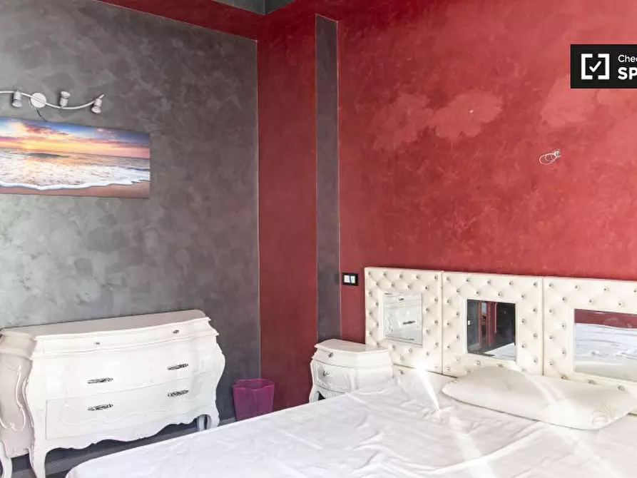 Immagine 5 di Camera condivisa in affitto  in Via dei Campi Flegrei a Roma