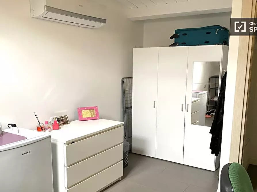 Immagine 4 di Camera condivisa in affitto  in Via di Carcaricola a Roma